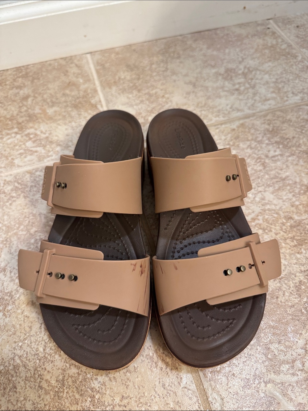 CROCS Brooklyn Buckle Platform Sandals - Picture 4 of 5